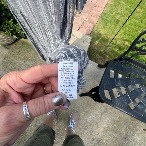 Sweeten up your day with this little diddy!  BLACK N WHITE DRESS BY ELAN, SIZE L - Picture 2 of 4